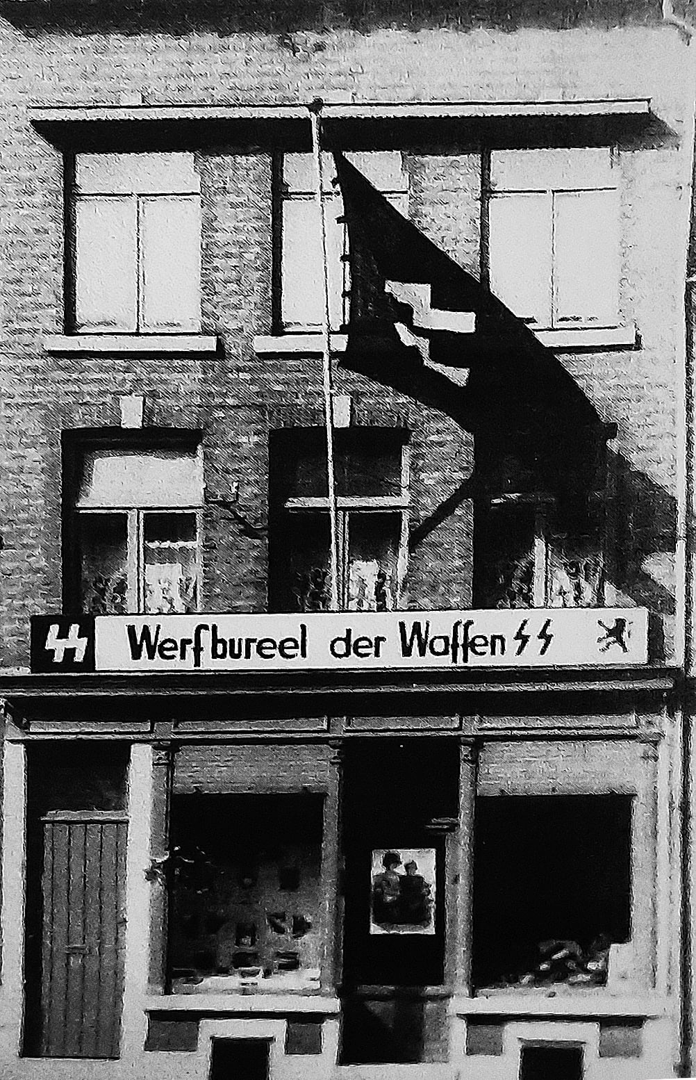 Werfbureel Der Waffen SS in de Maastrichterstraat in Hasselt ca. 1941